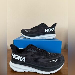 HOKA | Women’s Clifton 9 | 7.5 Wide | Black/White | New